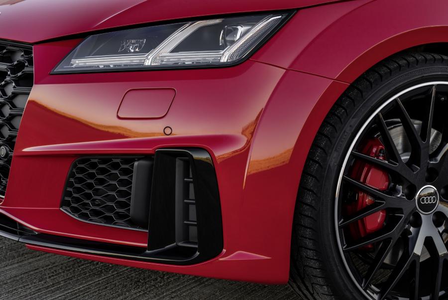 Детали экстерьера Audi TTS Coupe (8S) 2018 года  (WW) (фото 102 из 254)